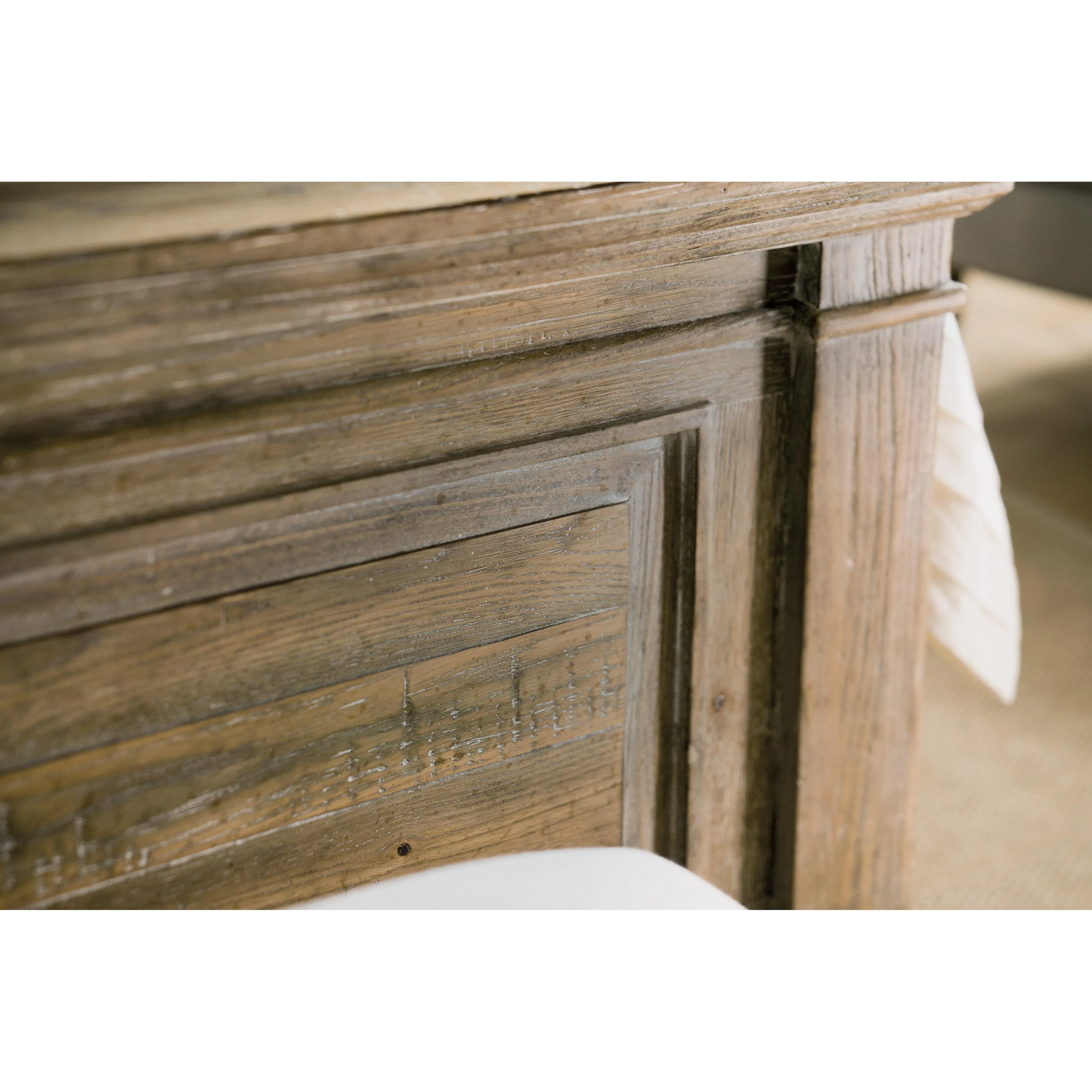Hooker Furniture 5750-90250-MWD Boheme Laurier Queen Panel Bed