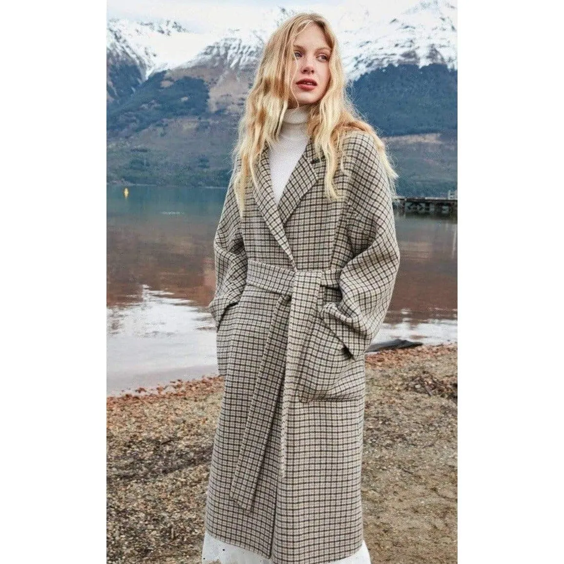 VINTAGE LONG PLAID MINIMALIST OVERCOAT